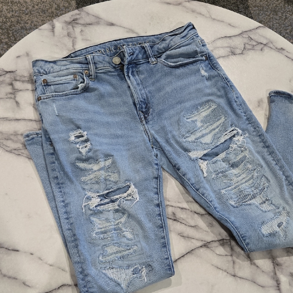 American Eagle Outfitters Men's Light Blue Distressed Skinny Jeans